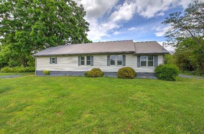 227 St Elmo Cir