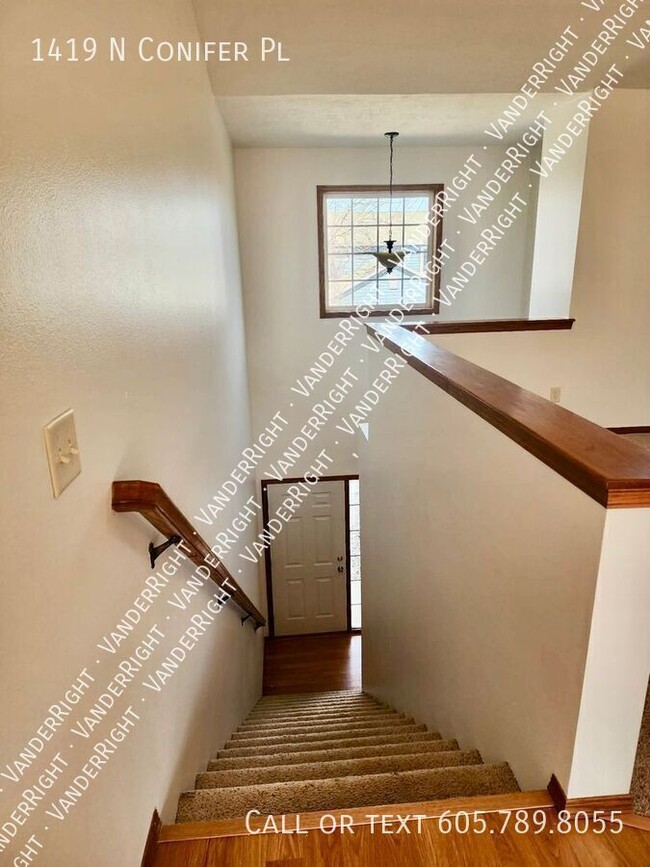 Photo - 1419 N Conifer Pl