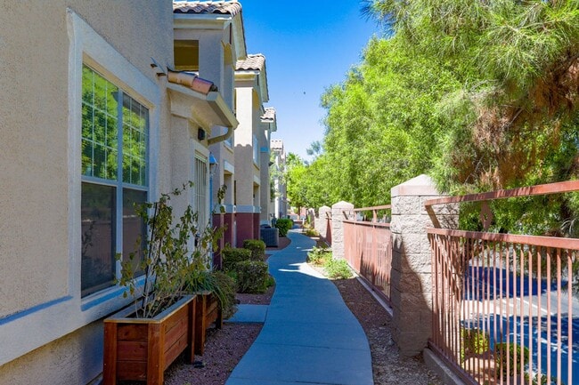 Photo - 3 Bedroom North Las Vegas Condo Convenient...