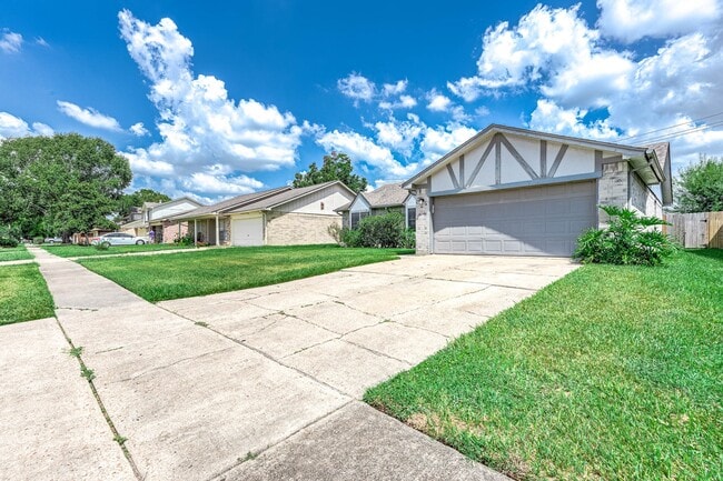 Photo - 8434 Quailcrest Dr