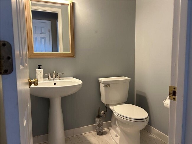 Photo - 490 Sherman Oaks Way