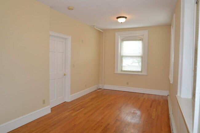 living room - 207 Broadway Unit 203