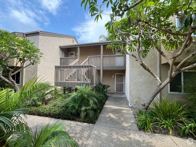 Building Photo - Charming 1 Bedroom 1 Bathroom In La Jolla ... Unit #F Rental