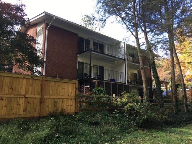 Rear overlooking park - 921 Prospect St Apartments Unit 2