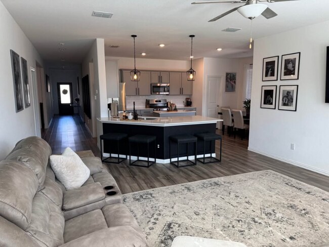 Photo - 1219 Smoketree Ln