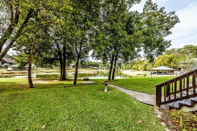 Photo - 14 Wildwood Lake Dr