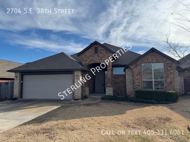 Building Photo - 2704 SE 38th St