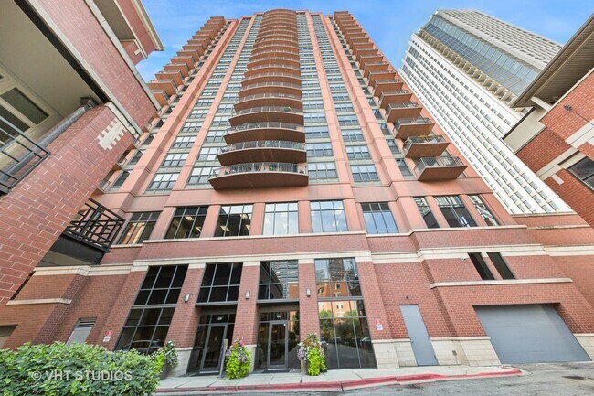 Building Photo - 330 N Jefferson St Unit 602 Rental