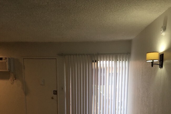 Photo - 4931 Romaine St Unit 12