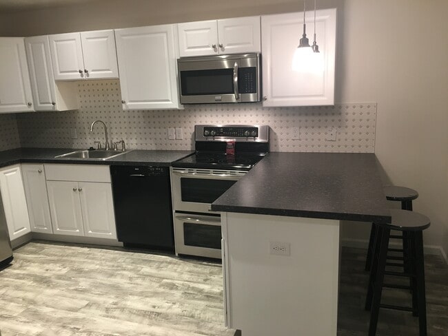 Photo - 2239 Milford Square Pike