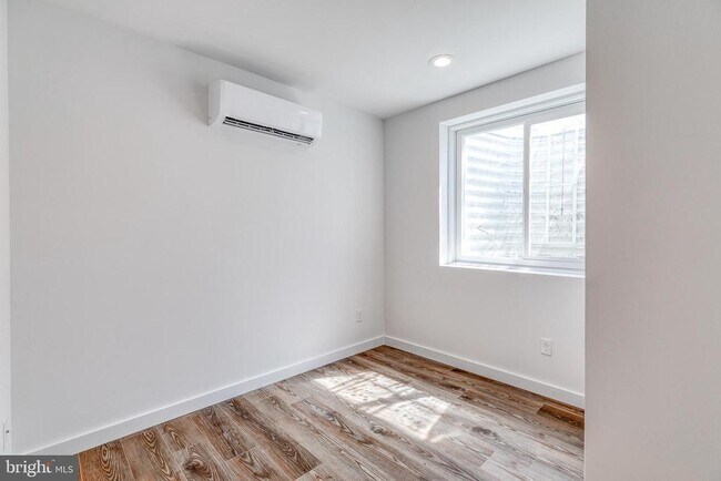 Photo - 751 N 43rd St Unit 101