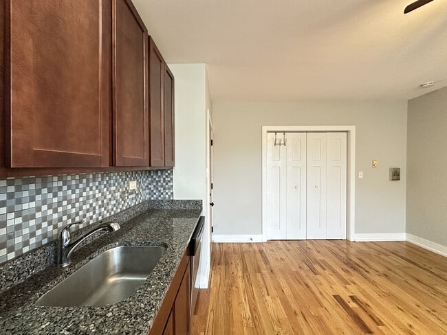 Photo - 843 W Diversey Pky Unit P