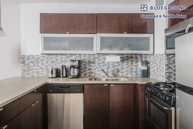 301 E 47th St Unit SI FL6-ID1737