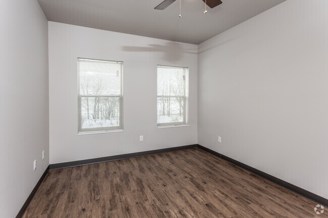 1BR, 1BA - 654 SF