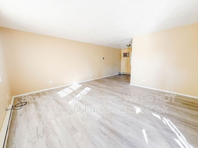 Photo - 2310 Barrington Cir