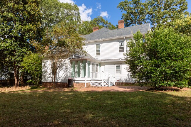 Área de servicio - 1014 Shepherd St