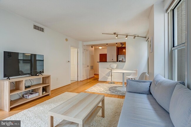 Building Photo - 915 E Street NW Unit 1001