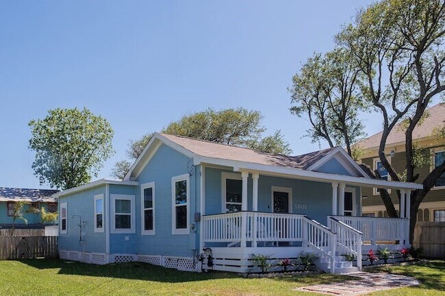 Photo - 5801 Avenue S 1/2