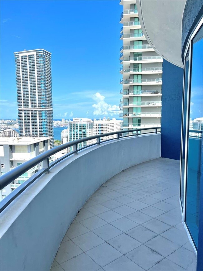 Photo - 60 SW 13th St Unidad 3826