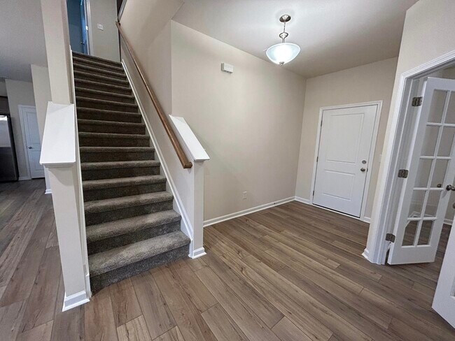 Photo - 119 Malcolms Mdw St