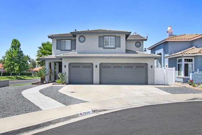 Building Photo - Stunning Cul-de-Sac 3/2.5 two story Rental Home in North Fontana's Village of Heritage!