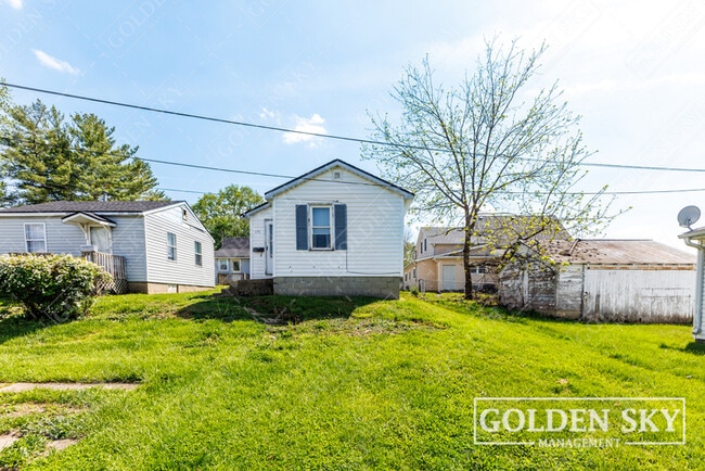 Photo - 113 E 1st St