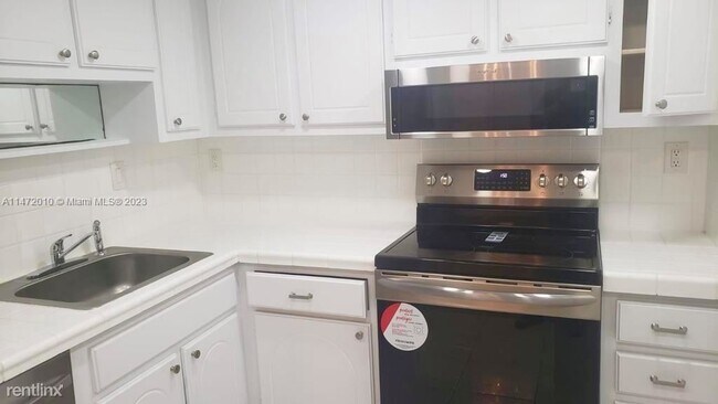 Photo - 1 br, 1.5 bath Condo - 3215 S Ocean Blvd A... Unit Apt 804