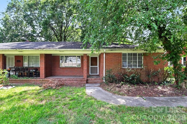 Photo - 2642 Arnold Dr