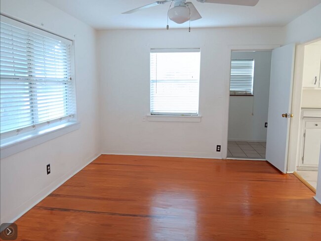 Photo - 141 White St