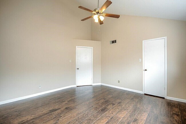 Photo - 10811 Richmond Ave Unit 19