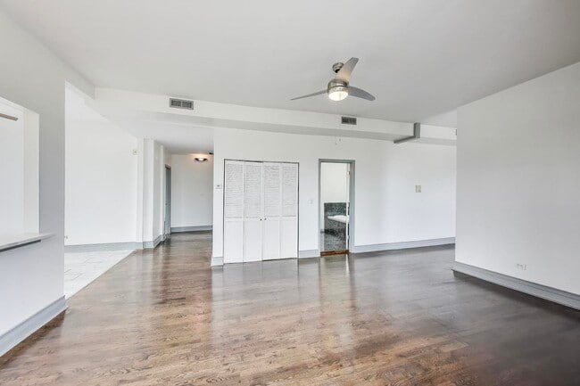 Photo - 737 E 50th St House