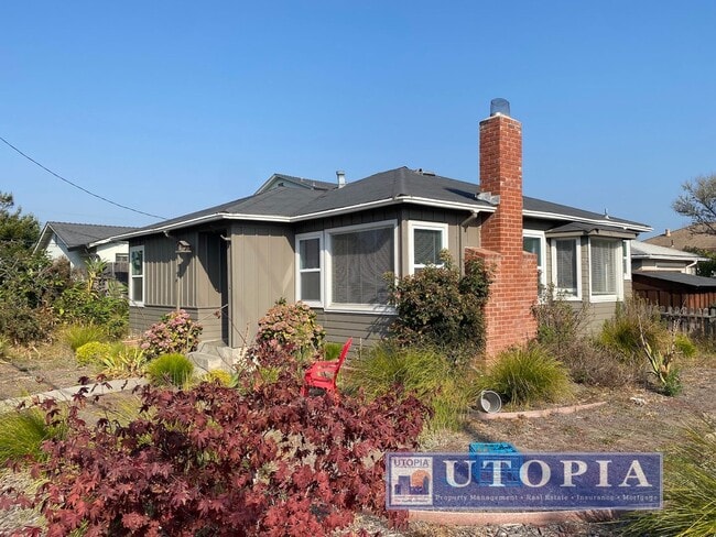 Photo - Charming Pleasure Point Home With Large Yard
