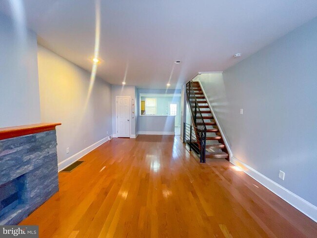 Photo - 2113 Mountain St