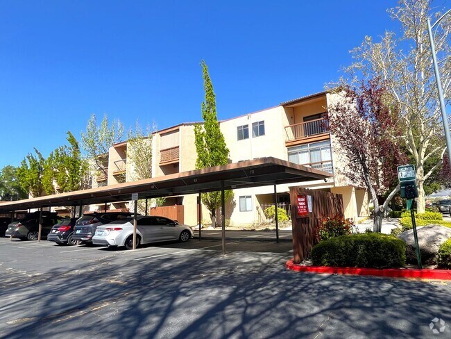 Building Photo - Super Desirable Southwest Reno Unit 313 Rental