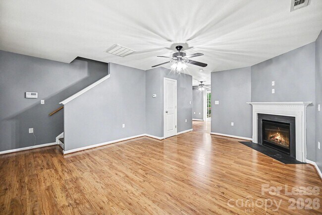 Photo - 4937 Broad Leaf Ct