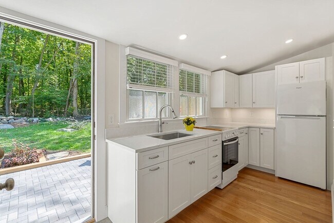 Photo - 498 Beechwood St