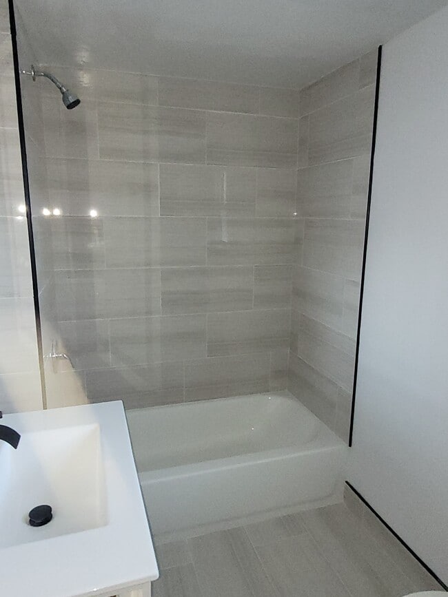 Photo - 76 Bedford St