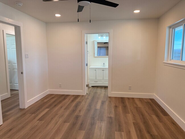 Photo - 140 Village Dr