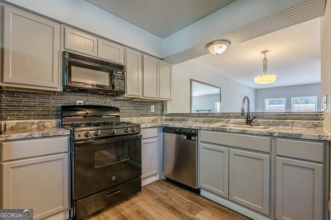 Photo - 2016 Oak Park Ln