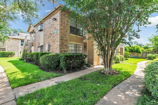 Building Photo - 1311 Antoine Dr Unit 128