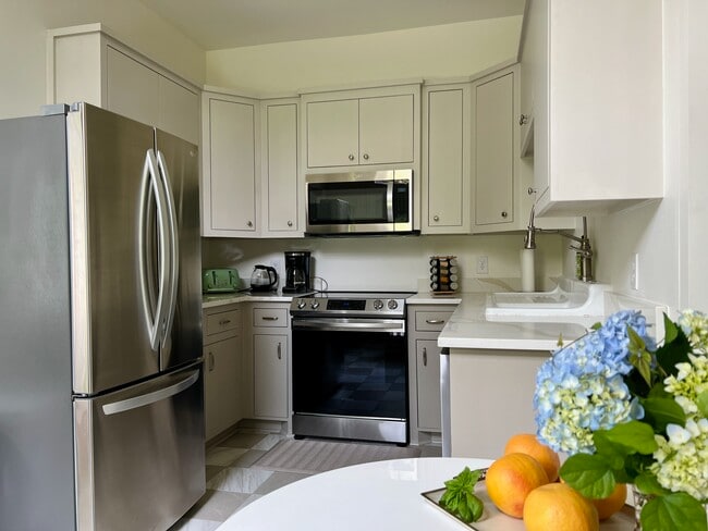 Newly renovated kitchen - 1133 S Grand St Unit Suite 10 Furnished