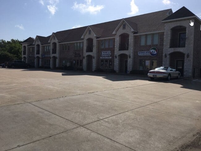 Photo - 2 Bedroom 1 Bath Apartment (40% 1st Month ... Unit Apt K