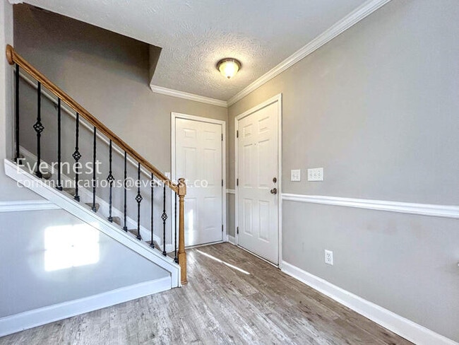 Photo - 113 Oak Grove Pl