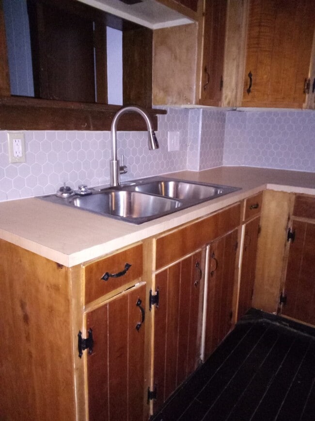 Photo - 364 S 10th St