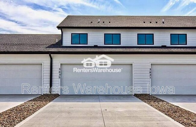 Building Photo - 3622 NE Kara Ln