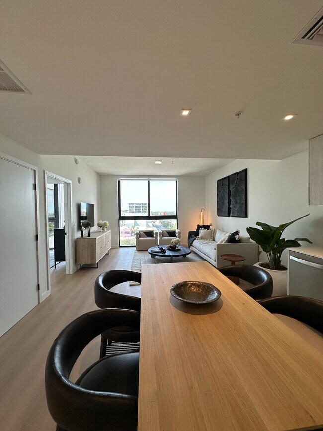 Photo - 90 NW 31st St Unit B9