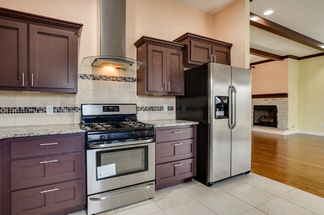 Photo - 1102 SW Horizon St