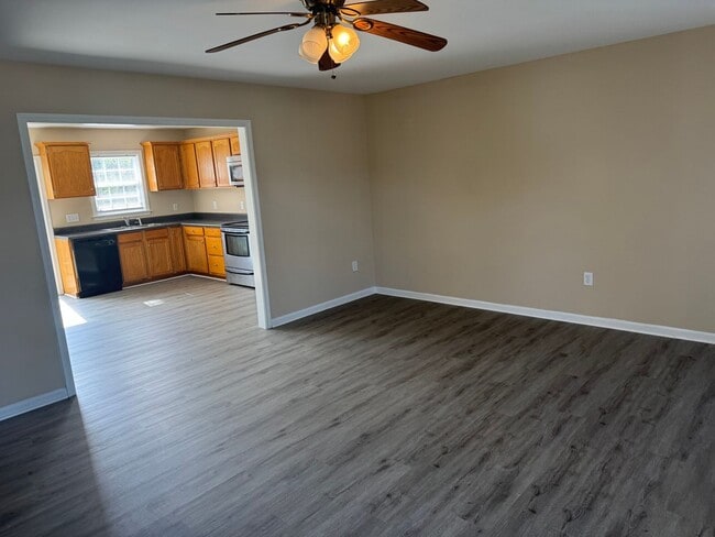 Building Photo - Landis Duplexes Unit 511 S. Central Dr. Rental