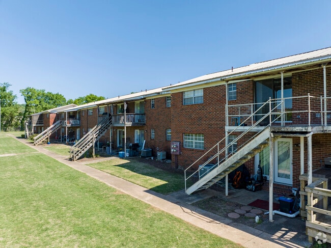 Fox Valley Apartments