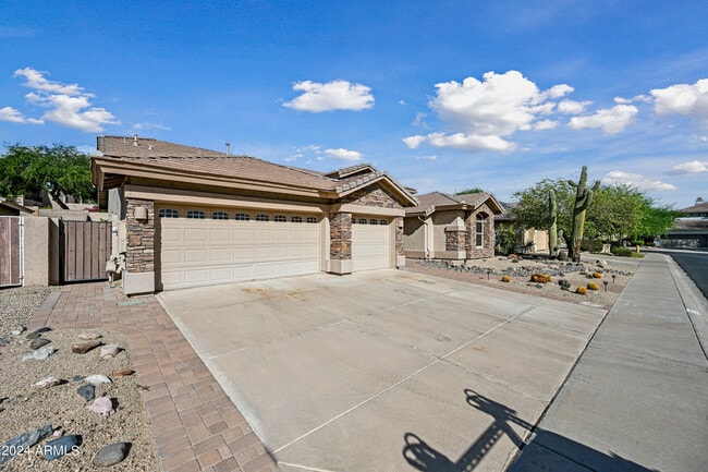 Photo - 6520 W Robin Ln